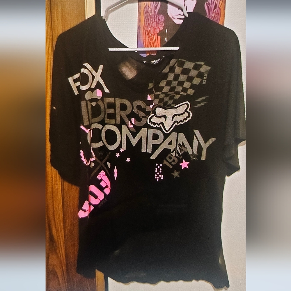 Fox Graphic T-Shirt - Black and Pink
